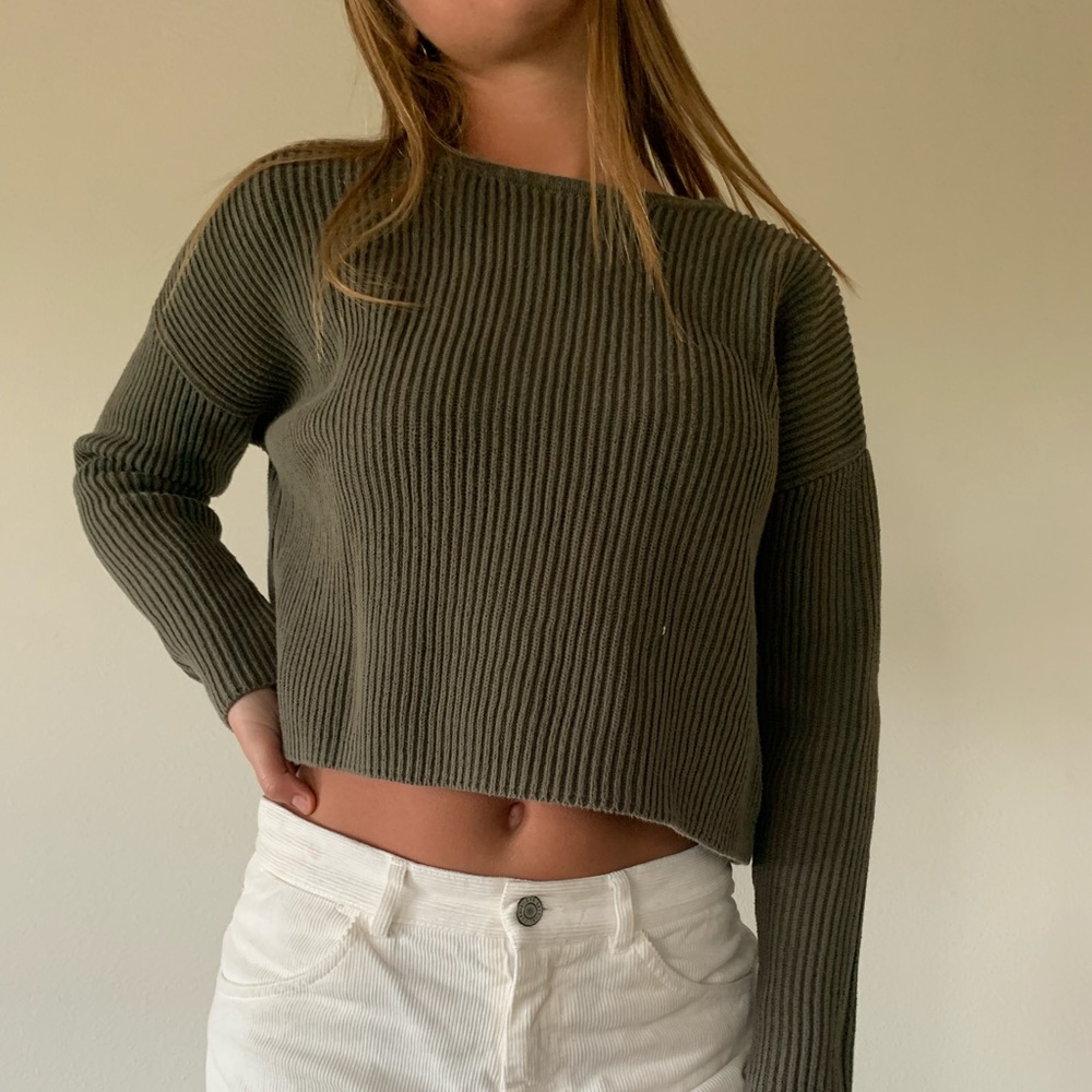 slightly cropped green sweater!